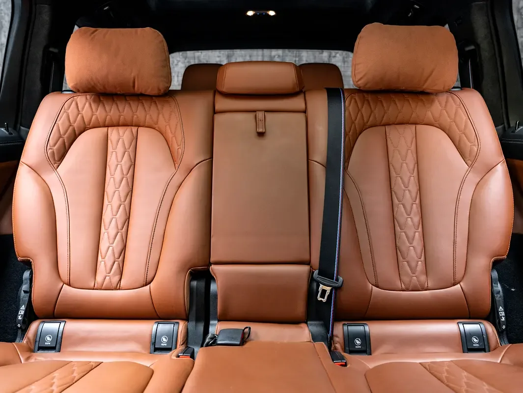 BMW X7 4.4 AT 4WD (530 حصان) - 17