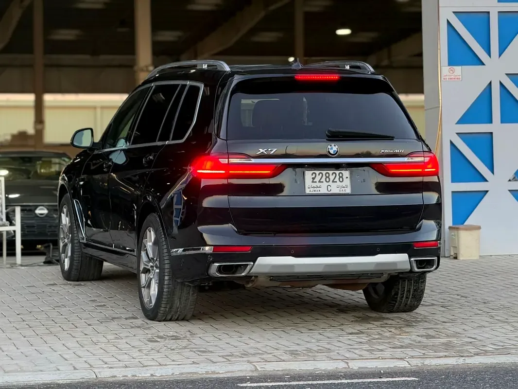 BMW X7 xDrive40i Steptronic (340 حصان) - 7