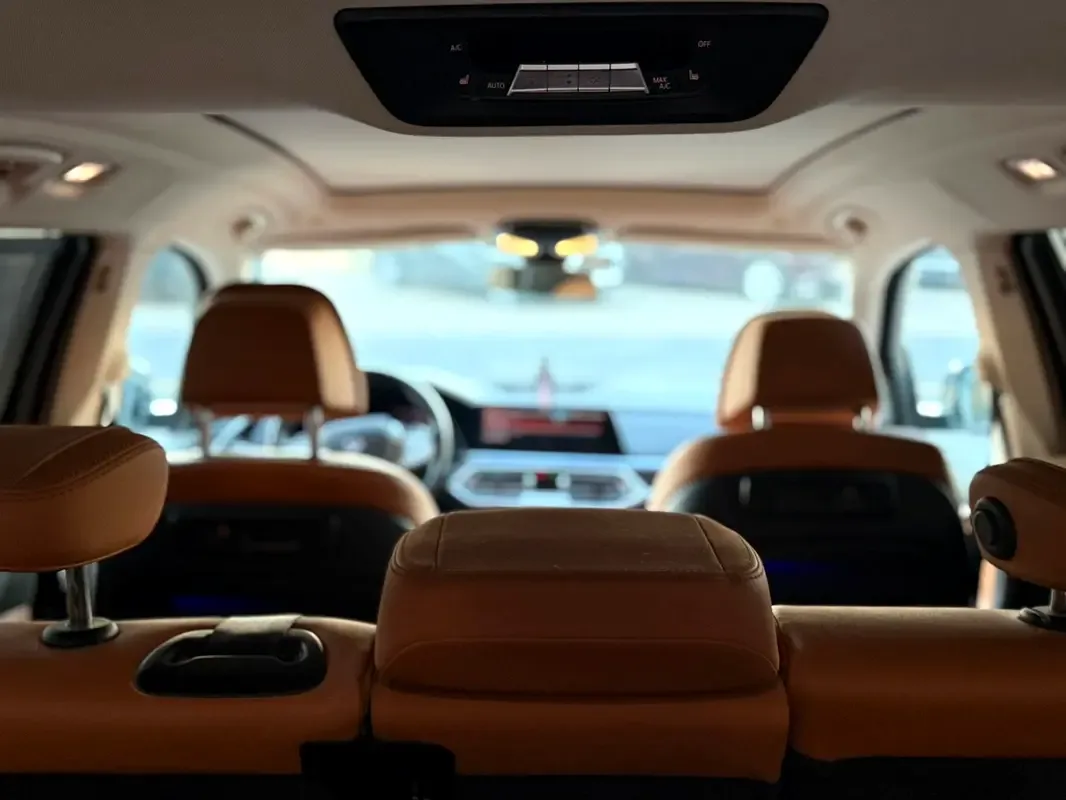 BMW X7 xDrive40i Steptronic (340 حصان) - 9