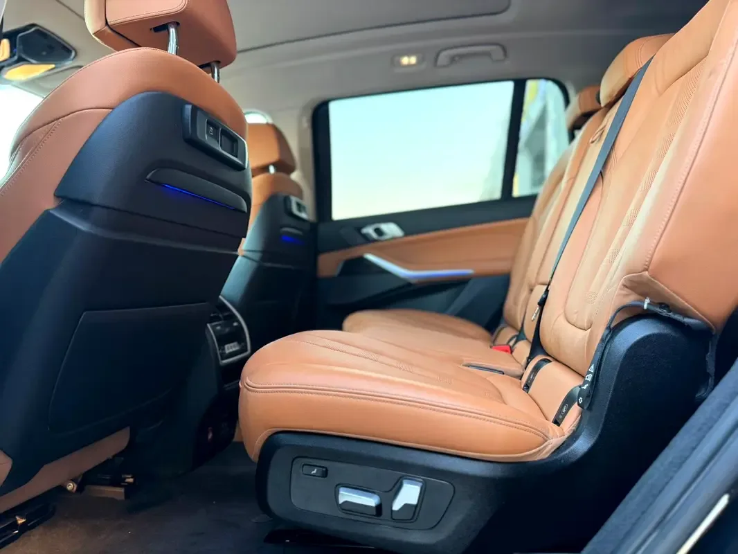 BMW X7 xDrive40i Steptronic (340 حصان) - 16