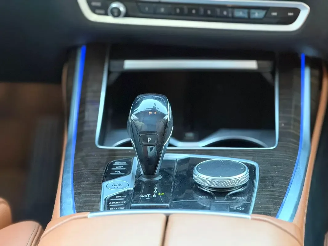 BMW X7 xDrive40i Steptronic (340 حصان) - 17