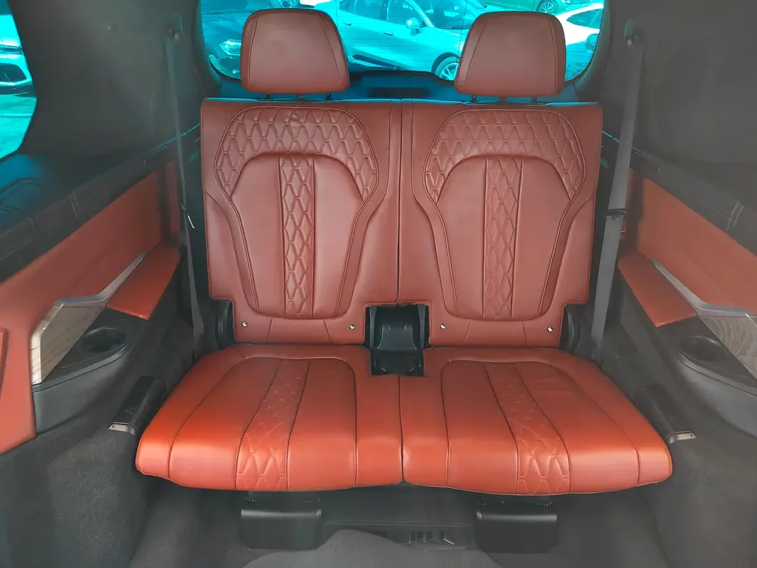 BMW X7 xDrive50i Steptronic (462 حصان) - 20