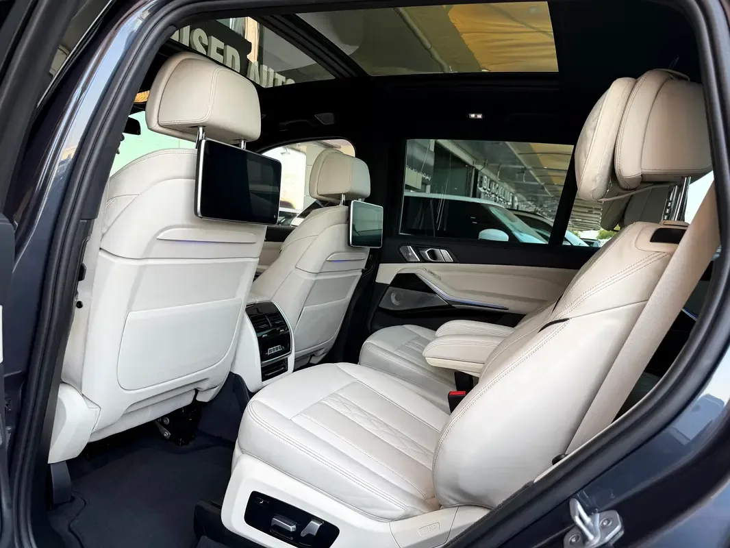 BMW X7 xDrive50i Steptronic (462 حصان) - 16