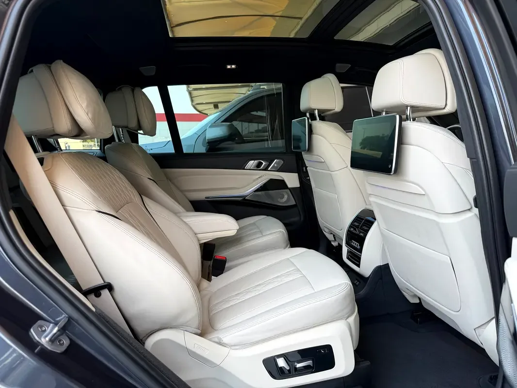 BMW X7 xDrive50i Steptronic (462 حصان) - 19
