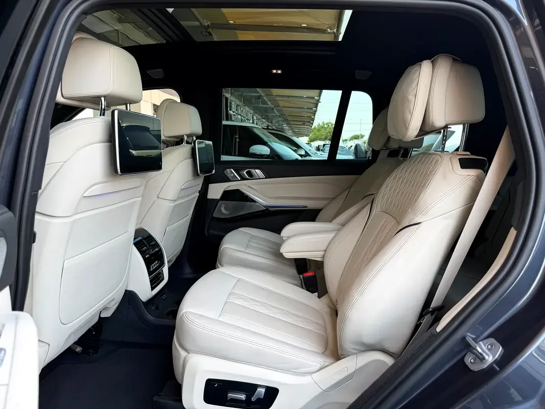 BMW X7 xDrive50i Steptronic (462 حصان) - 17