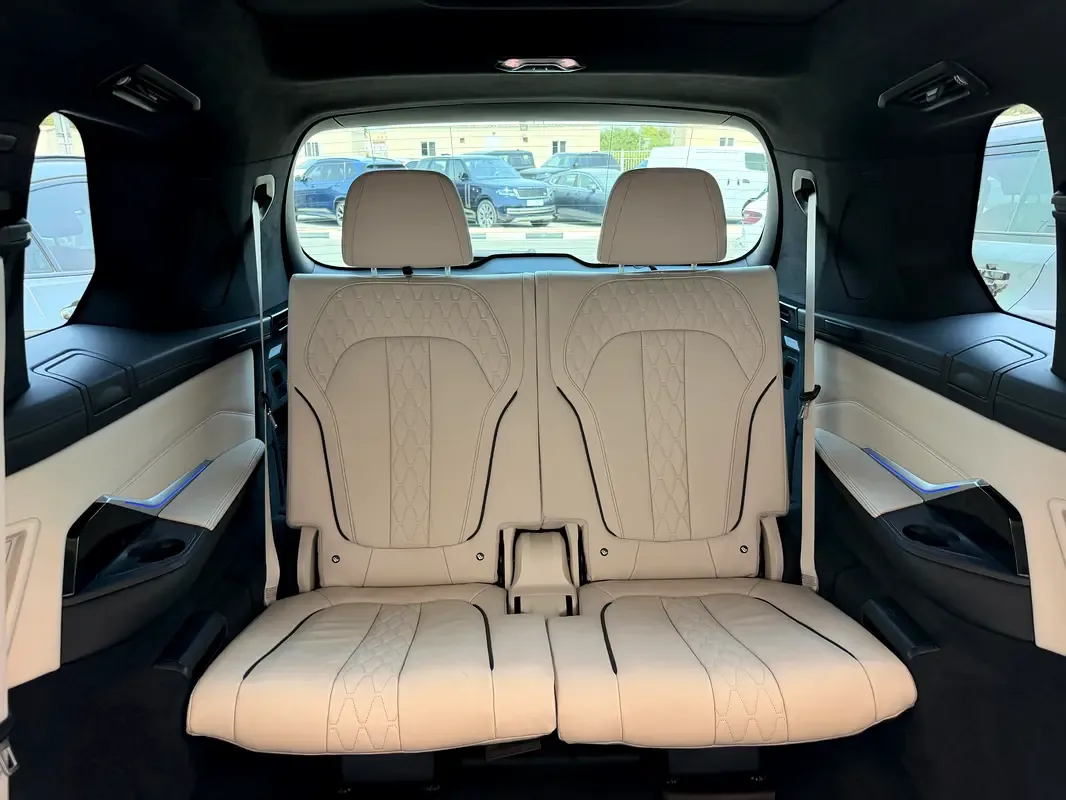 BMW X7 xDrive50i Steptronic (462 حصان) - 20