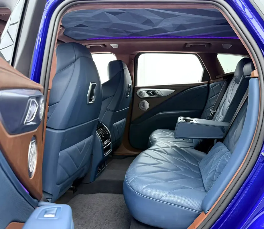 BMW XM 4.4 AT 4WD (653 حصان) - 17