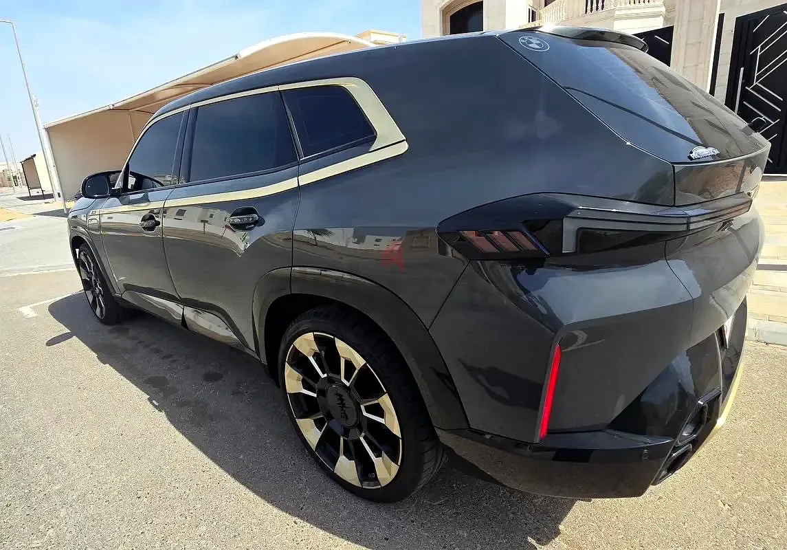 BMW XM 4.4 AT 4WD (653 hp) - 11