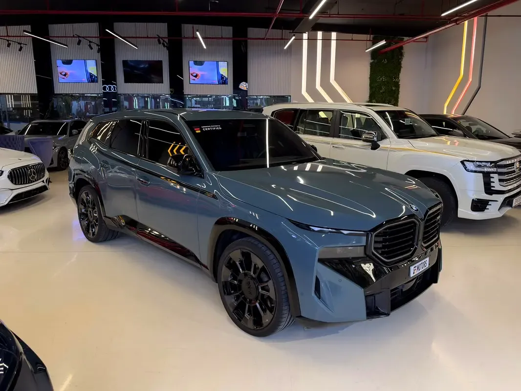 BMW XM 4.4 AT 4WD (653 hp) - 4