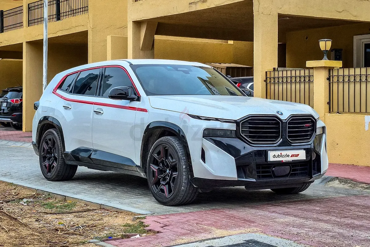 BMW XM 4.4 AT 4WD (748 hp)