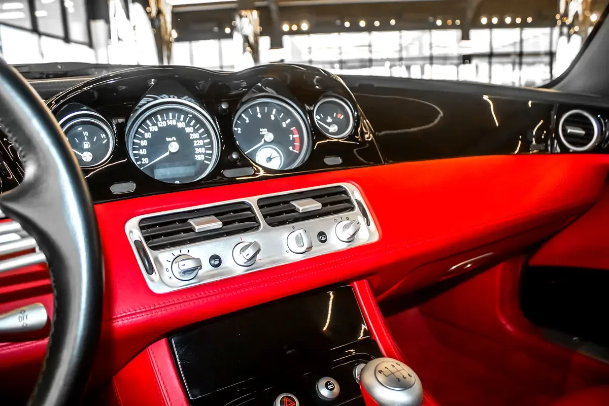BMW Z8 4.9 MT (400 حصان) - 11