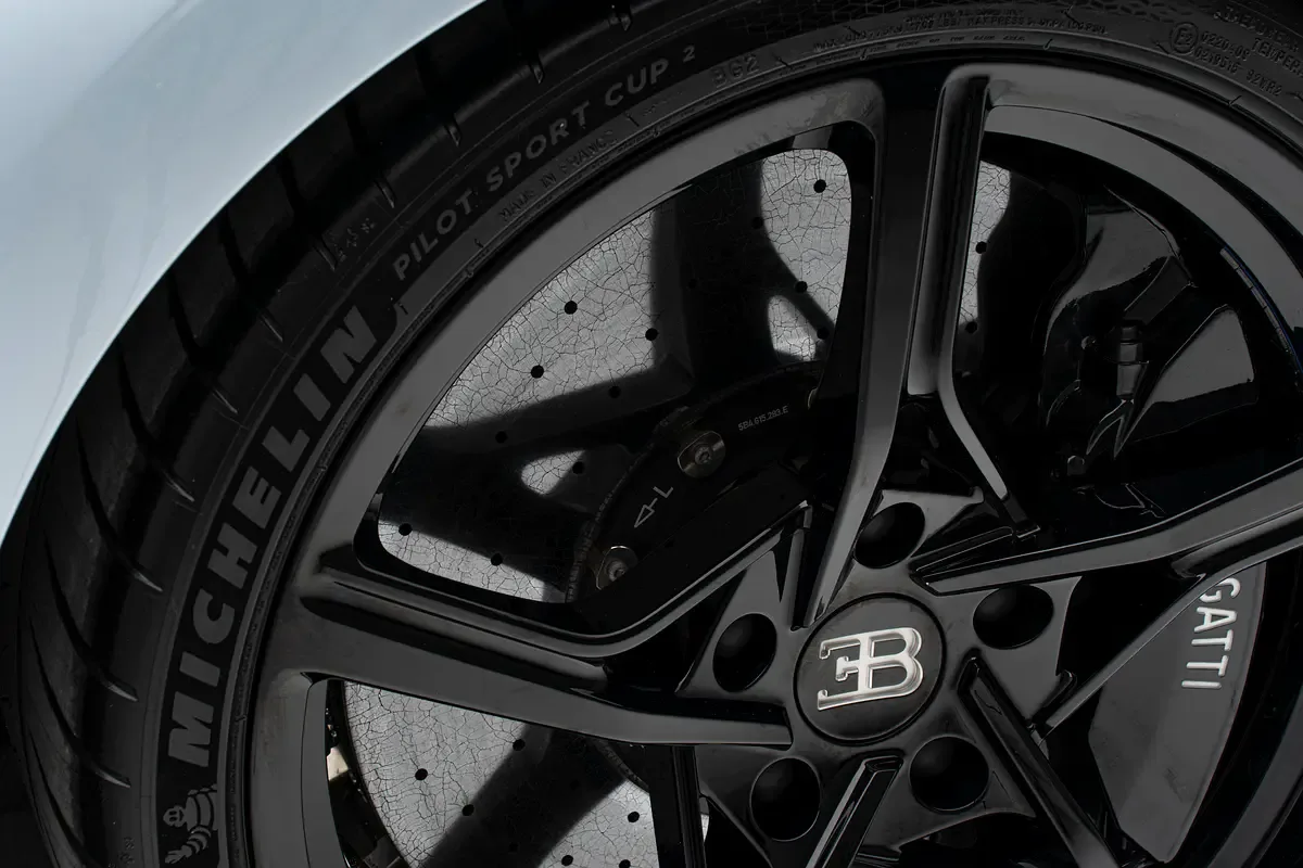 Bugatti Chiron 8.0 AMT AWD (1500 hp) - 9