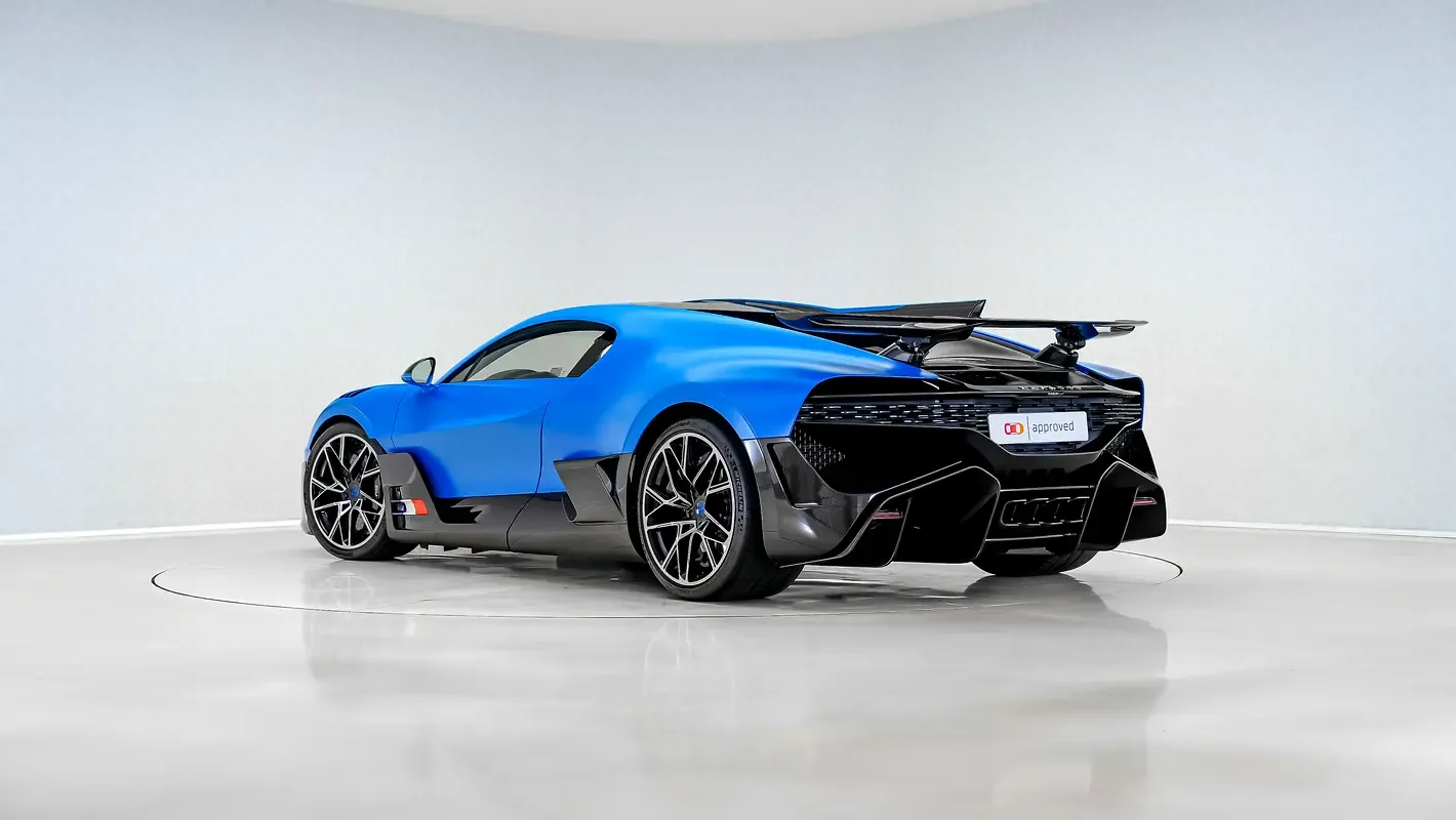 Bugatti Divo 8.0 AMT 4WD (1500 hp) - 2