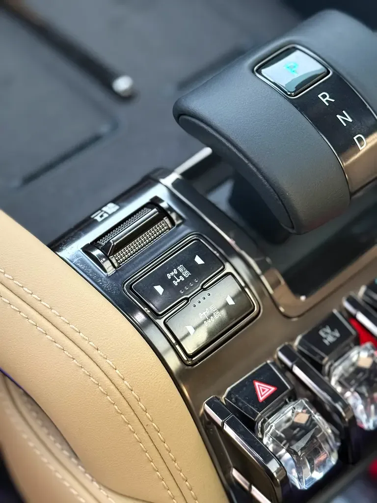 BYD FangChengBao Leopard 5 1.5 CVT AWD (687 hp) - 9
