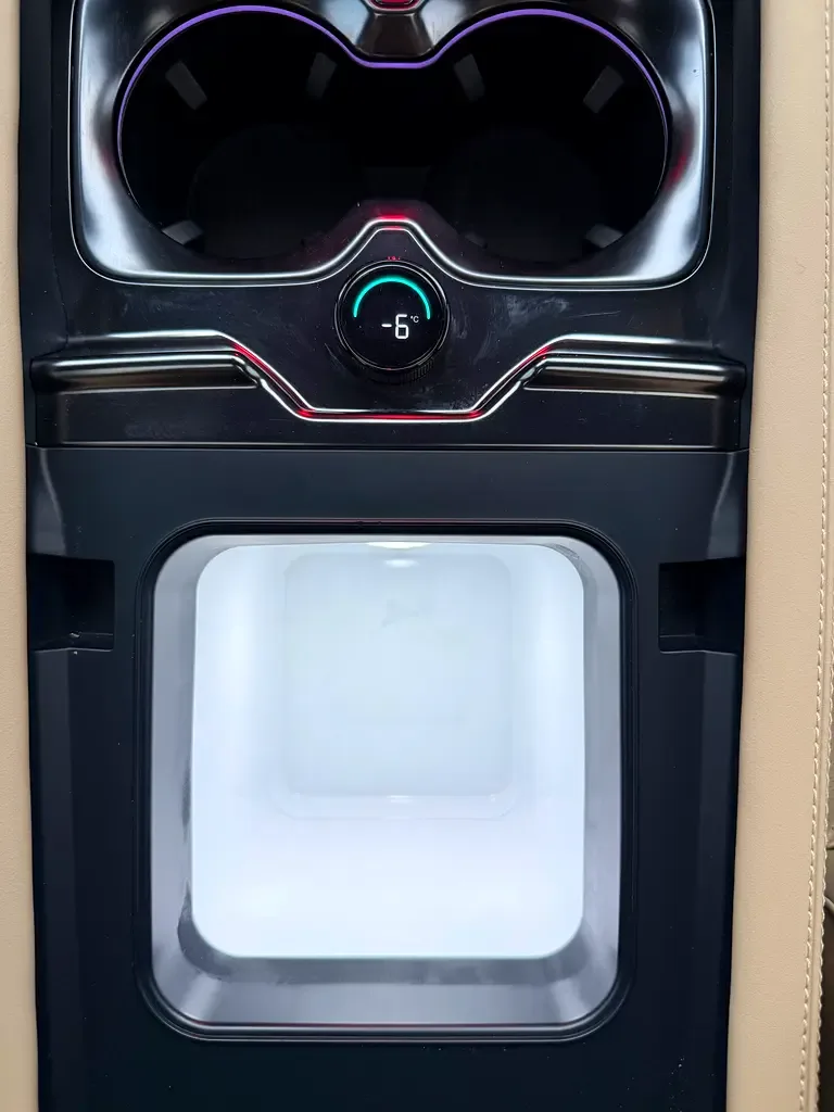 BYD FangChengBao Leopard 5 1.5 CVT AWD (687 hp) - 12