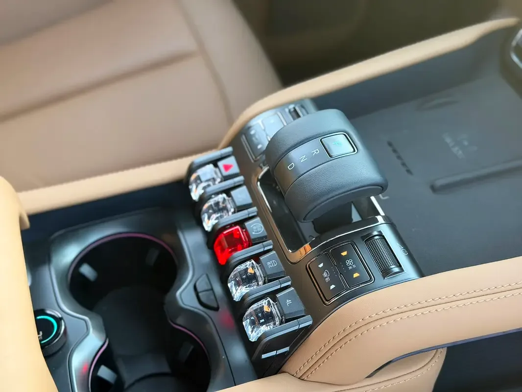 BYD FangChengBao Leopard 5 1.5 CVT AWD (687 حصان) - 6