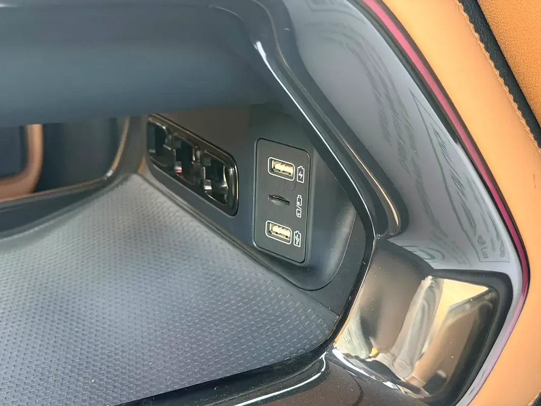 BYD FangChengBao Leopard 5 1.5 CVT AWD (687 حصان) - 10