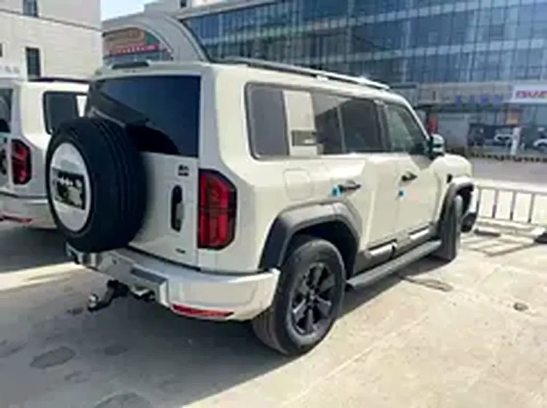 BYD FangChengBao Leopard 5 1.5 CVT AWD (687 hp) - 5