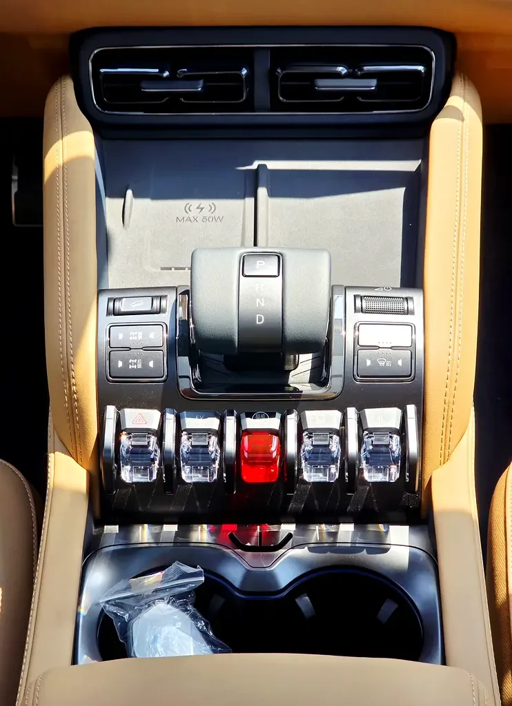 BYD FangChengBao Leopard 5 1.5 CVT AWD (687 hp) - 16