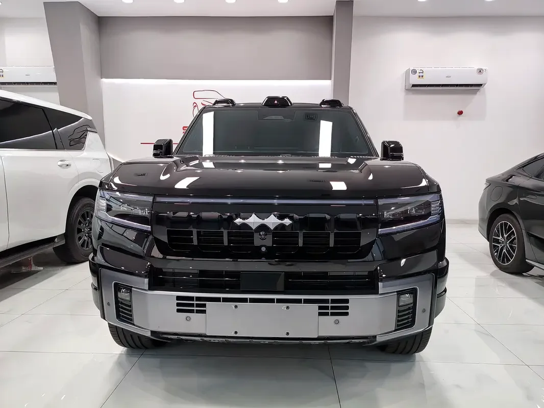 BYD FangChengBao Leopard 8 2.0 AT 4WD (952 hp)