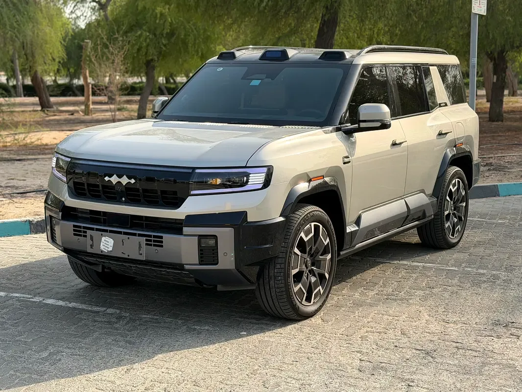 BYD FangChengBao Leopard 8 2.0 AT 4WD (952 hp)