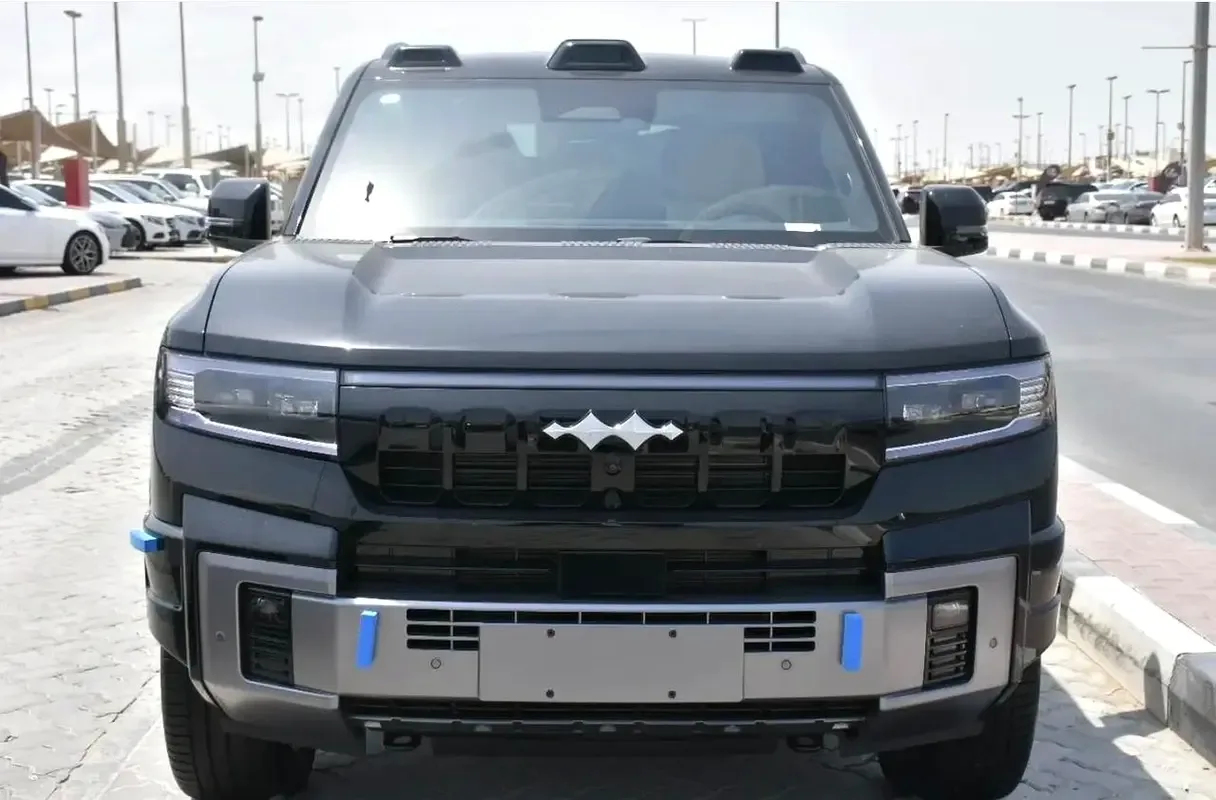 BYD FangChengBao Leopard 8 2.0 AT 4WD (952 hp) - 2