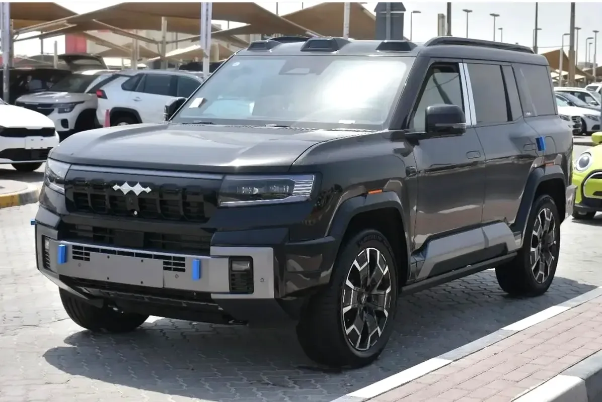 BYD FangChengBao Leopard 8 2.0 AT 4WD (952 hp) - 3