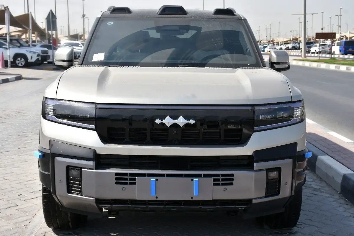 BYD FangChengBao Leopard 8 2.0 AT 4WD (952 hp) - 2