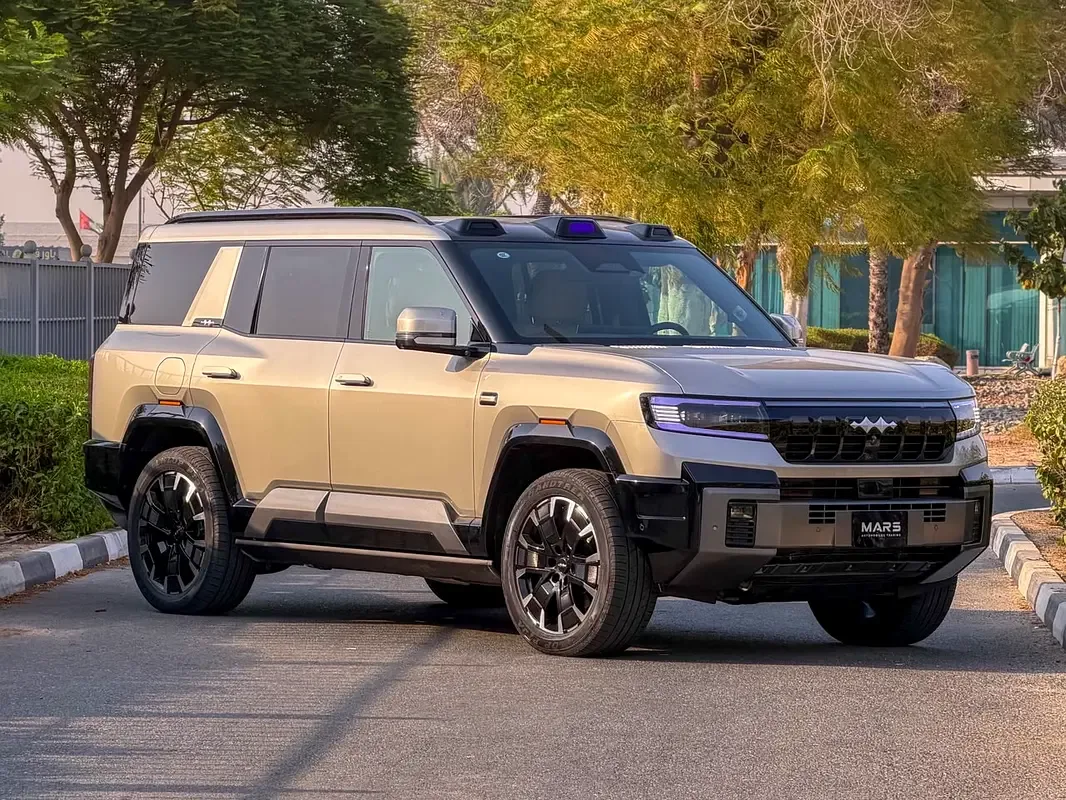 BYD FangChengBao Leopard 8 2.0 AT 4WD (952 hp)