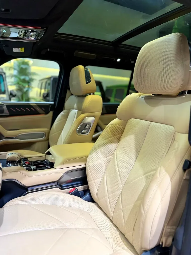 BYD FangChengBao Leopard 8 2.0 AT 4WD (952 hp) - 12