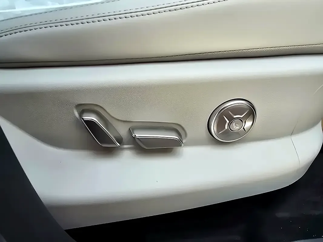 BYD FangChengBao Titanium 7 1.5 CVT (272 hp) - 12
