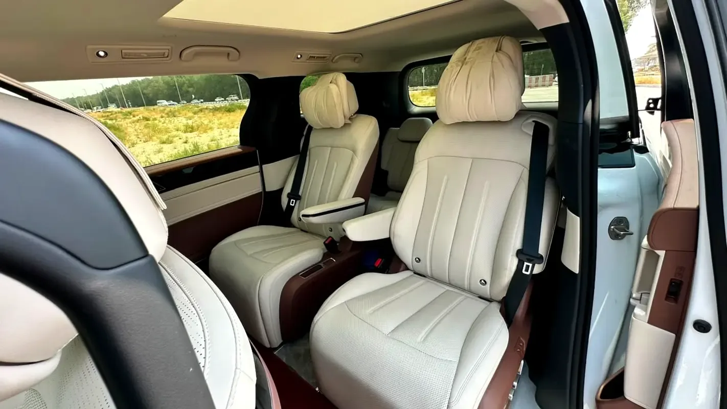 BYD Xia (M9) 1.5 CVT (272 حصان) - 7