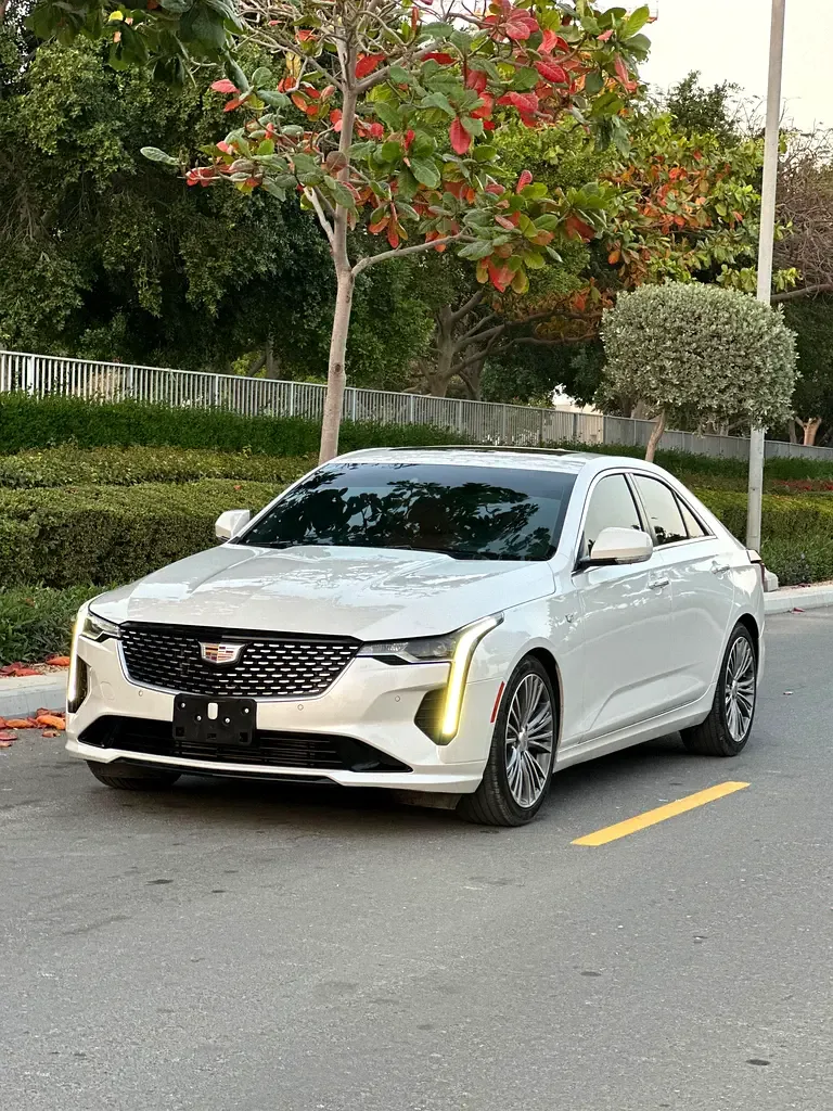 Cadillac CT4 2.0 AT (237 hp)