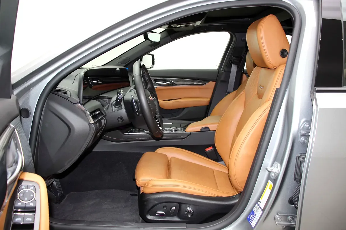 Cadillac CT5 2.0 AT (241 hp) - 8