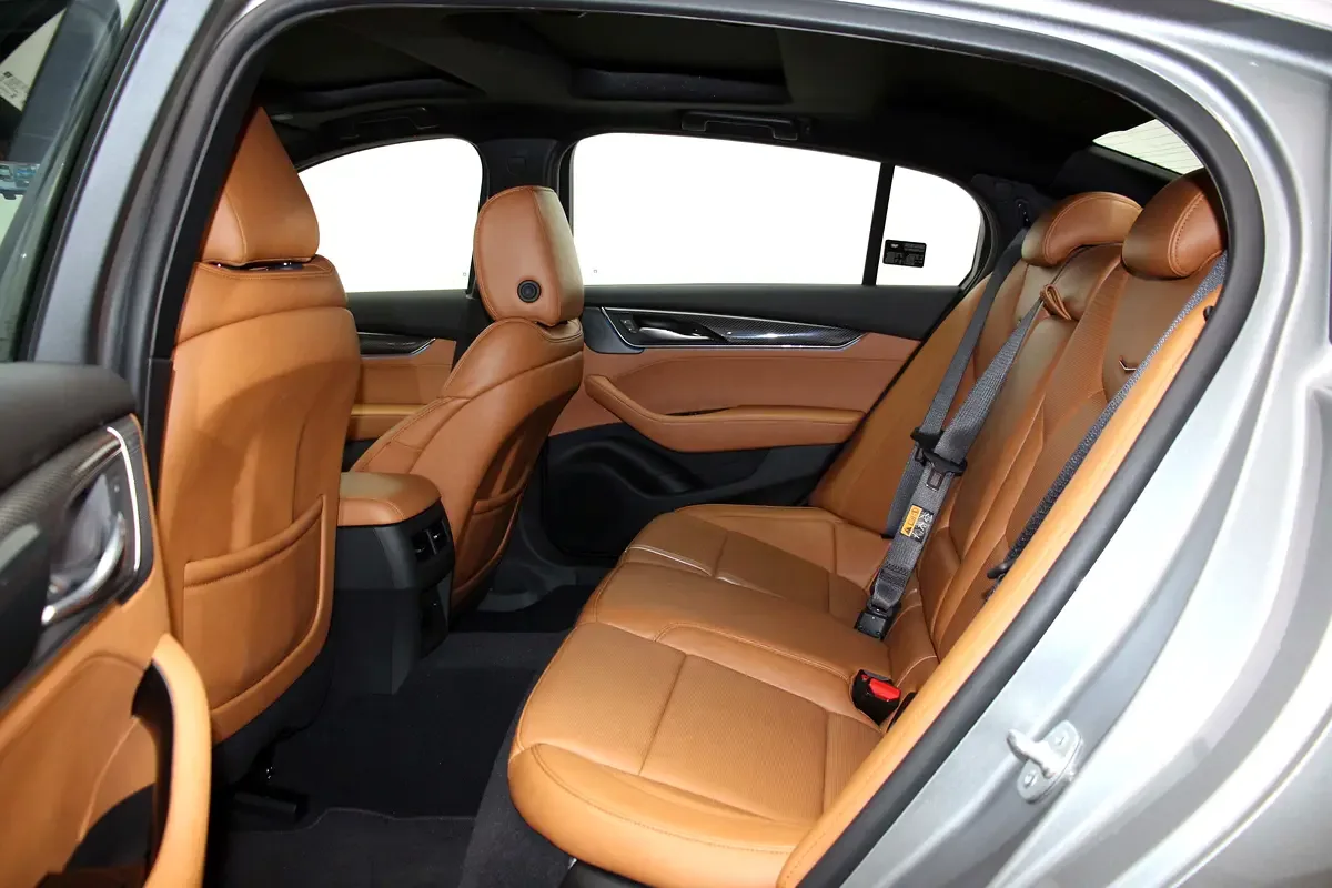 Cadillac CT5 2.0 AT (241 hp) - 9