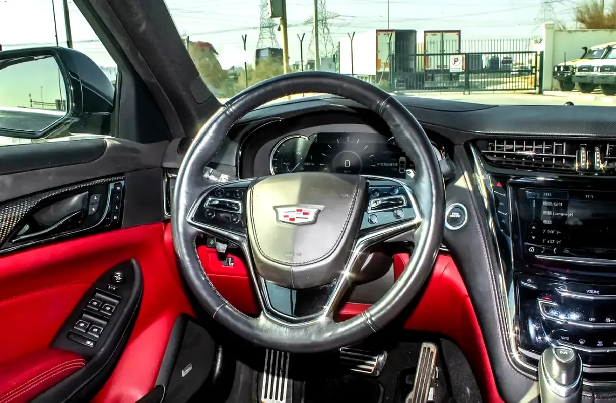 Cadillac CTS 2.0 AT RWD (240 حصان) - 12