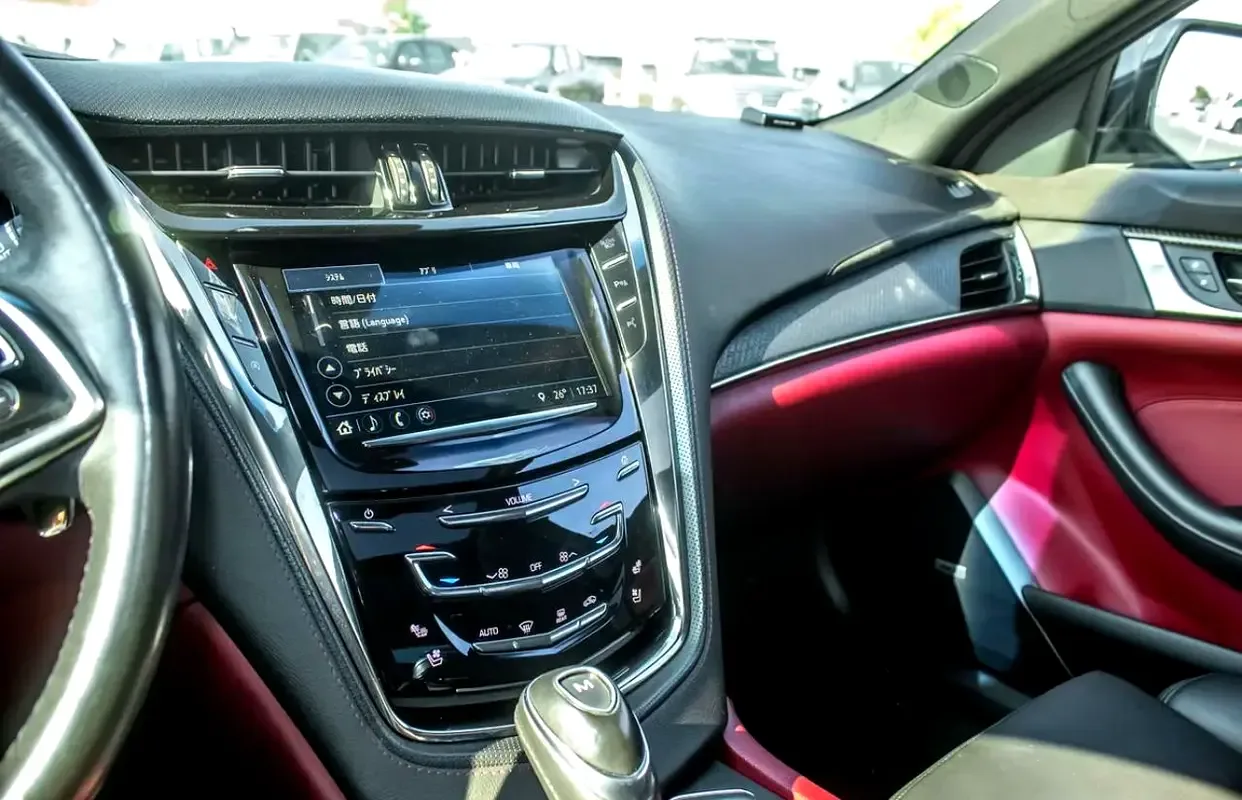 Cadillac CTS 2.0 AT RWD (240 حصان) - 13