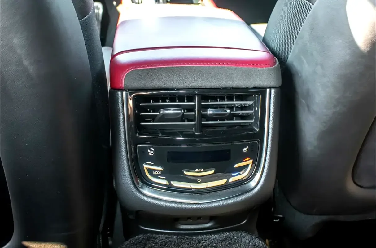 Cadillac CTS 2.0 AT RWD (240 حصان) - 20