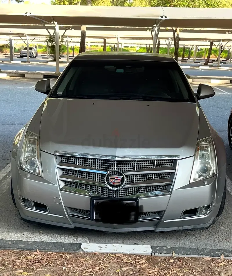 Cadillac CTS-V 6.2 AT (564 حصان)