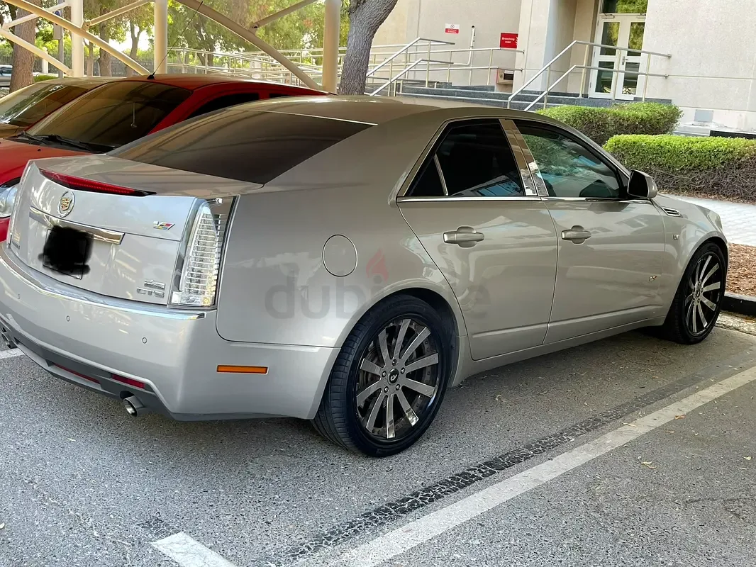 Cadillac CTS-V 6.2 AT (564 حصان) - 3