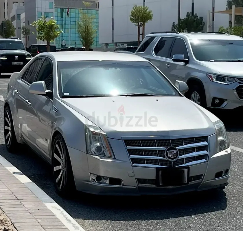 Cadillac CTS-V 6.2 AT (564 حصان) - 2