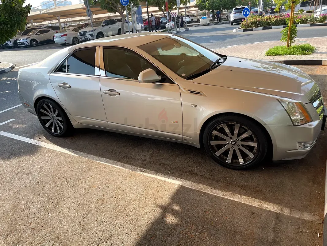 Cadillac CTS-V 6.2 AT (564 حصان) - 7