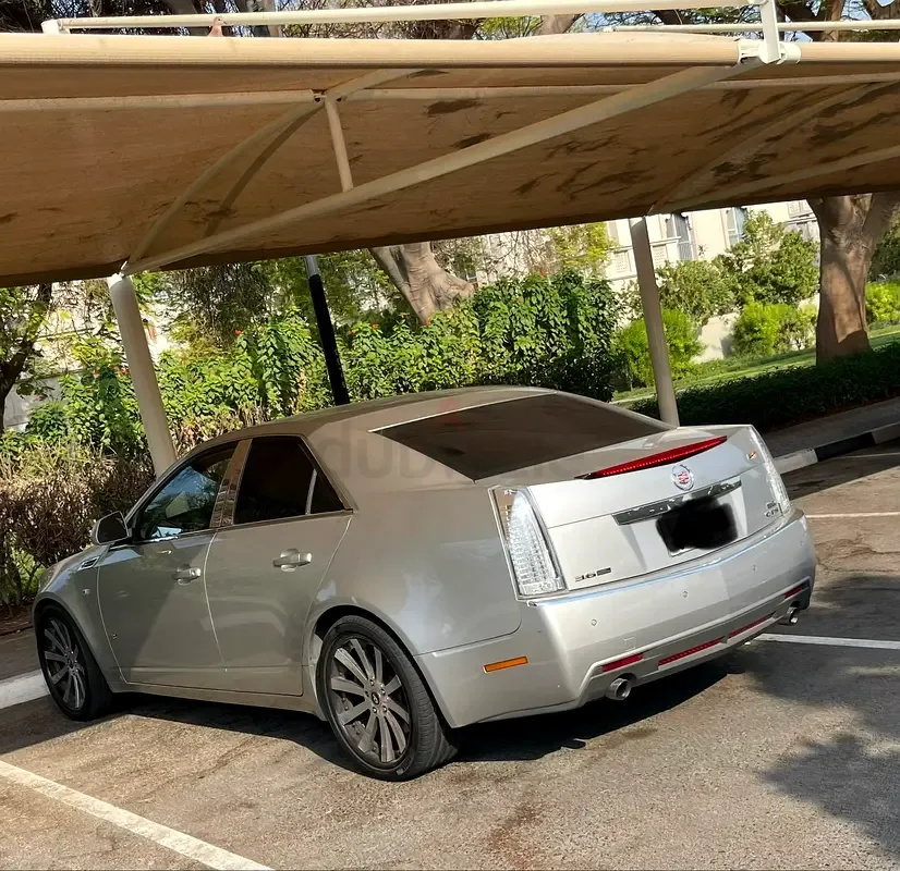 Cadillac CTS-V 6.2 AT (564 حصان) - 10