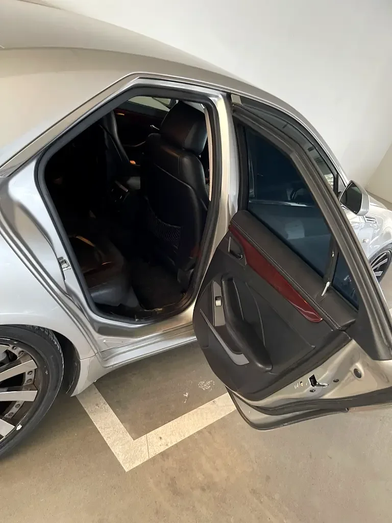 Cadillac CTS-V 6.2 AT (564 حصان) - 13
