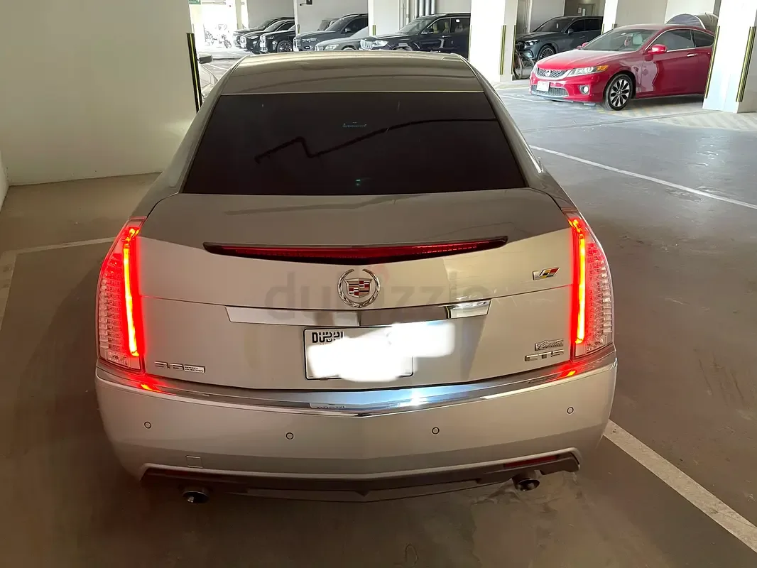 Cadillac CTS-V 6.2 AT (564 حصان) - 15