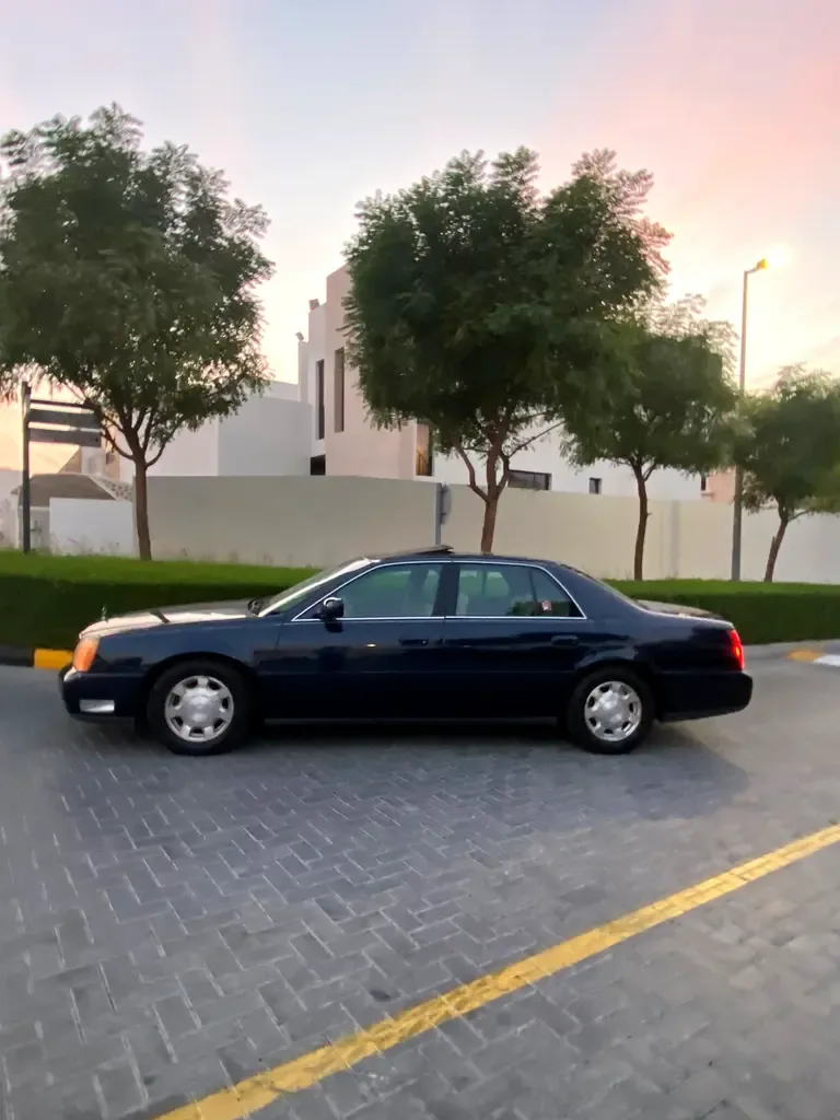 Cadillac DeVille 4.6 AT (300 hp)