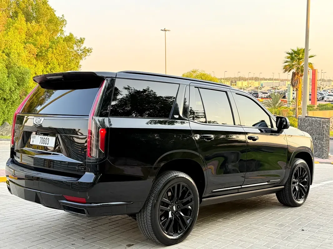 Cadillac Escalade 6.2 AT 4WD (416 حصان) - 3