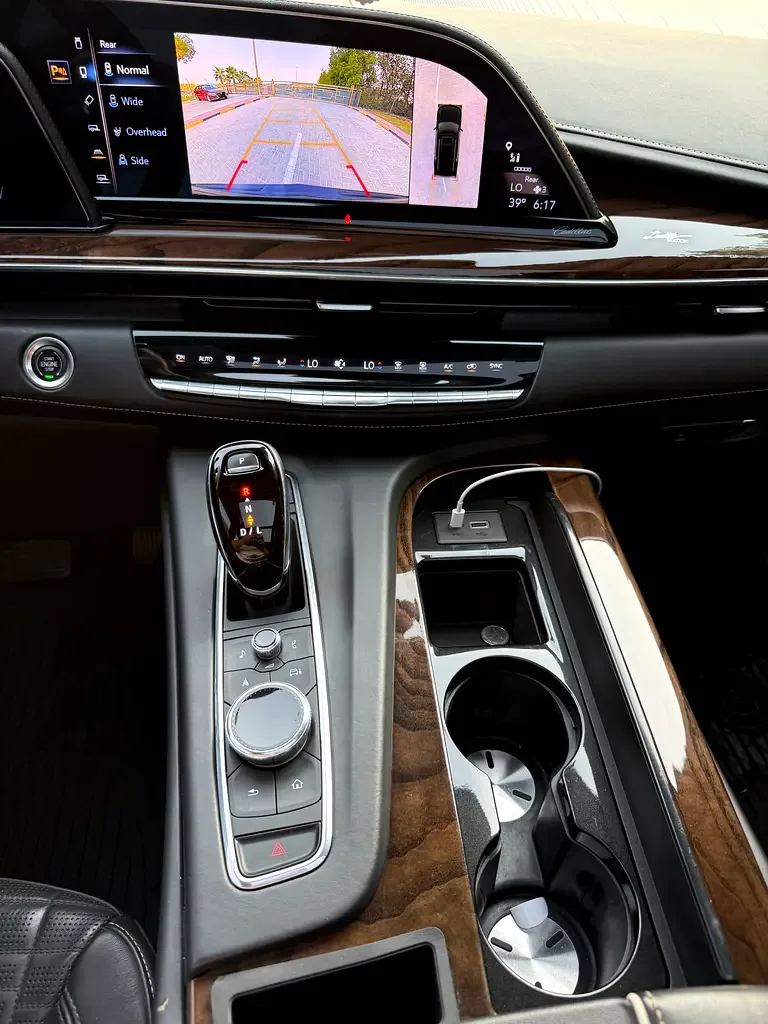 Cadillac Escalade 6.2 AT 4WD (416 حصان) - 9