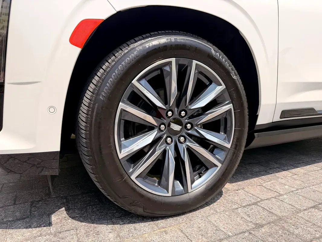 Cadillac Escalade 6.2 AT 4WD (416 hp) - 10