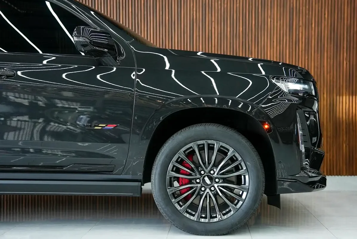 Cadillac Escalade 6.2 AT 4WD (416 hp) - 10
